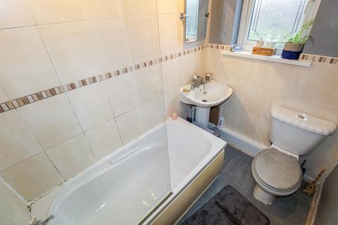4 Flanshaw Crescent, Wakefield, WF2 9LE
