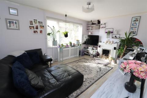 2 bedroom semi-detached house for sale, Hope Close, Mountnessing, Brentwood