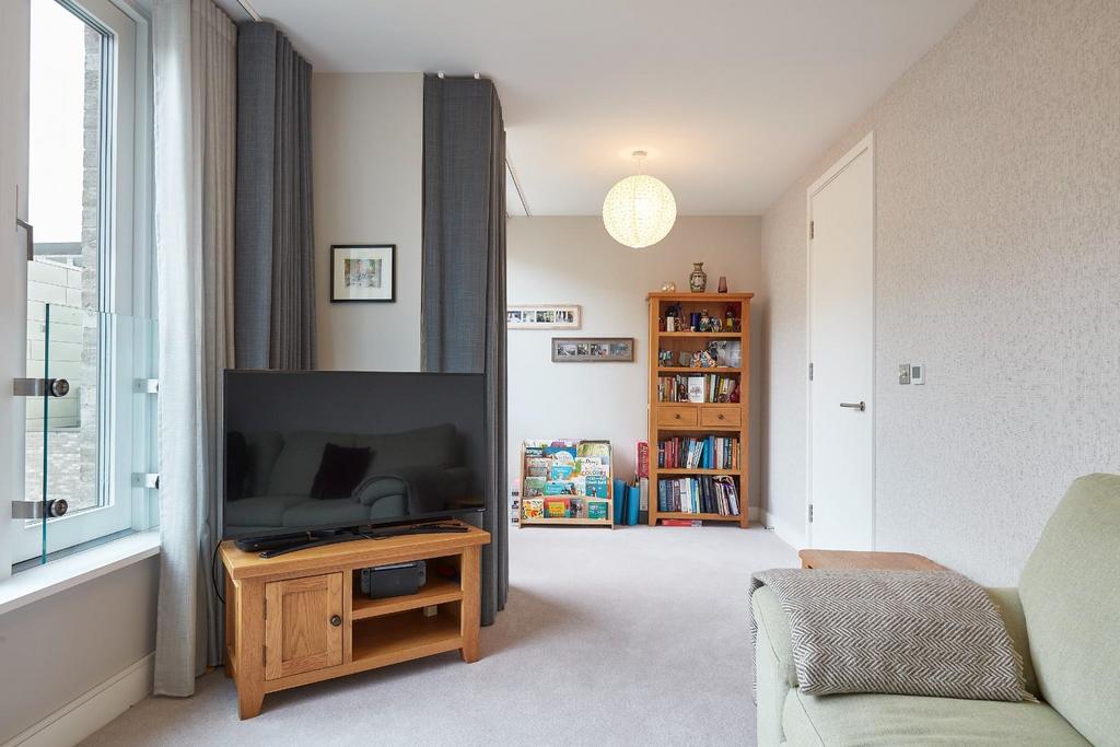Florey Terrace Cambridge 110124 15.jpg
