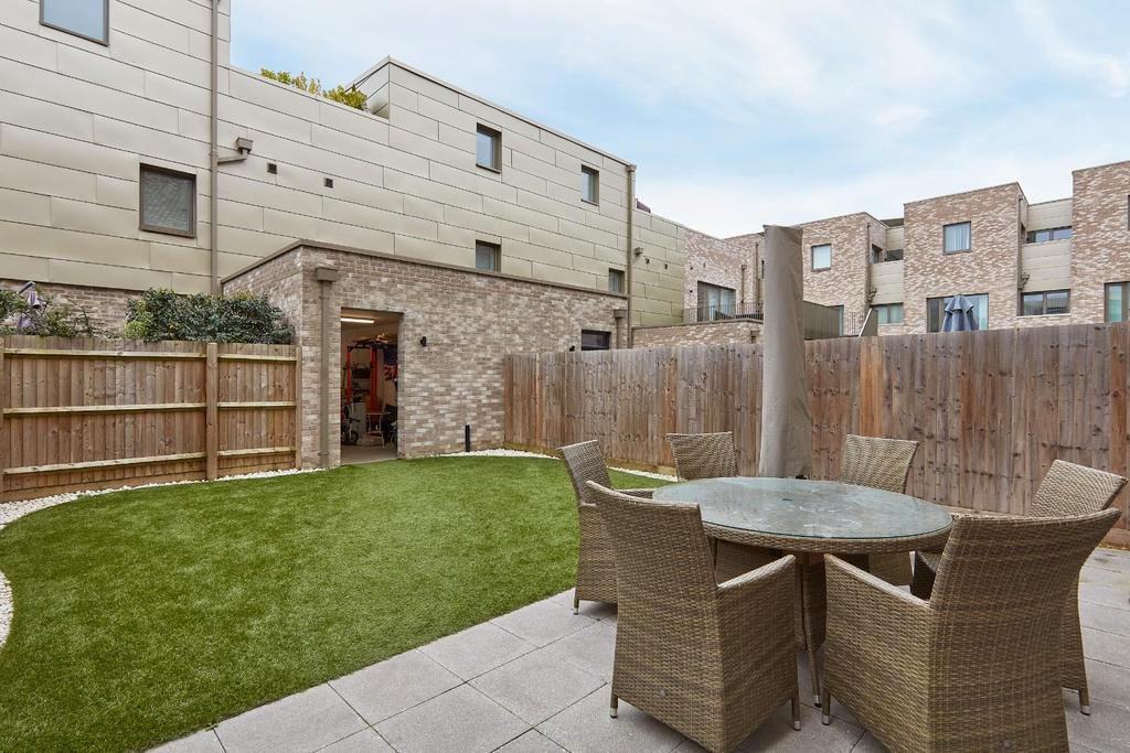 Florey Terrace Cambridge 110124 27.jpg