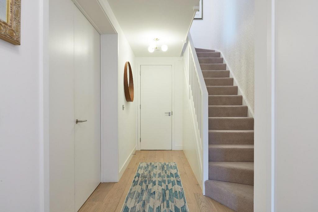 Florey Terrace Cambridge 110124 3.jpg