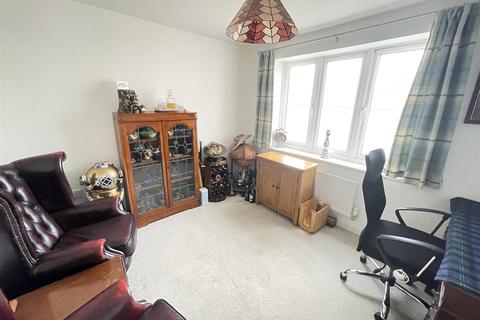 63 Coberley Drive, Salisbury, SP2 9FD