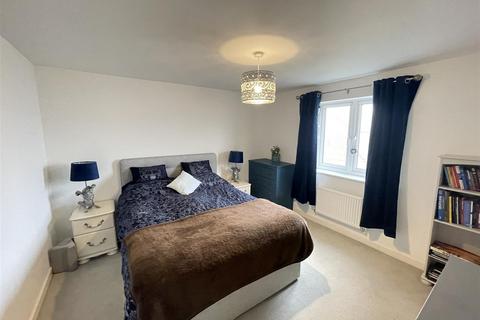 63 Coberley Drive, Salisbury, SP2 9FD