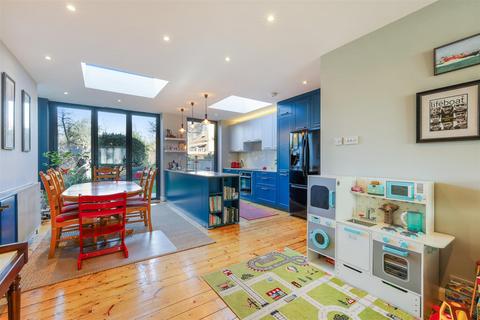 34 Faraday Road, London, SW19 8PD
