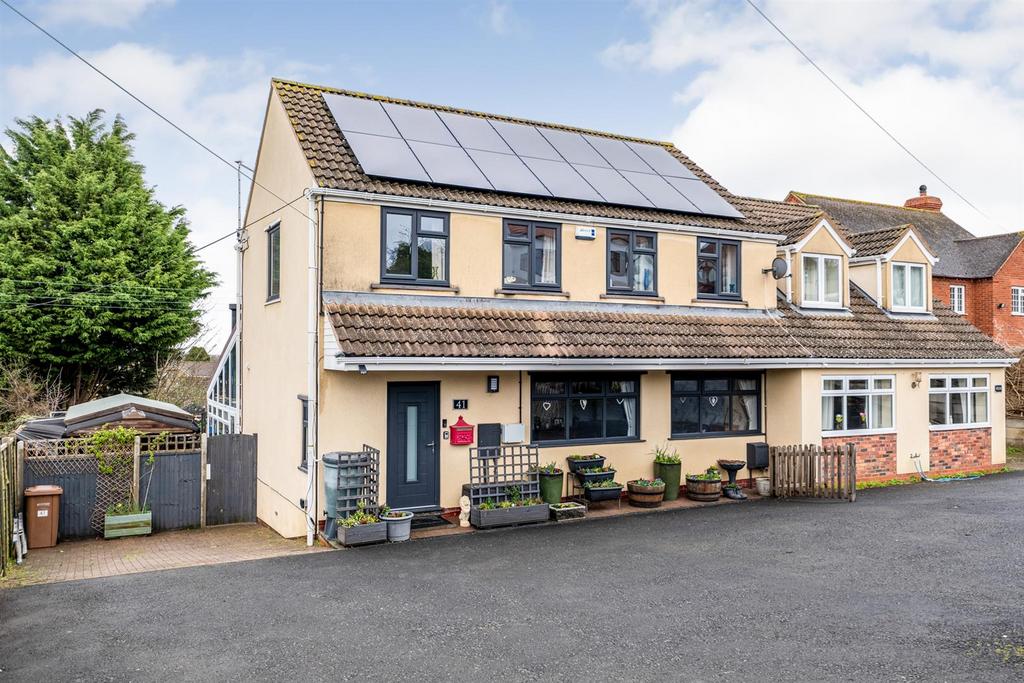 Pitchers Hill, Wickhamford, Evesham 4 bed house for sale £415,000