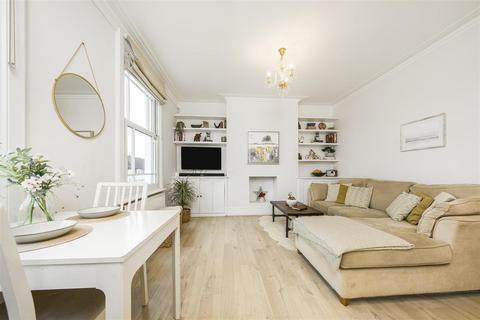 2 bedroom flat for sale, Woodlands Grove, Isleworth