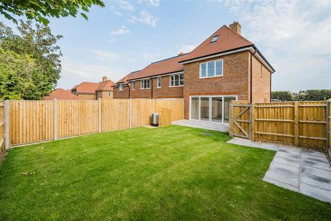 3 bedroom house for sale, 2 Oakley Green, Lavant