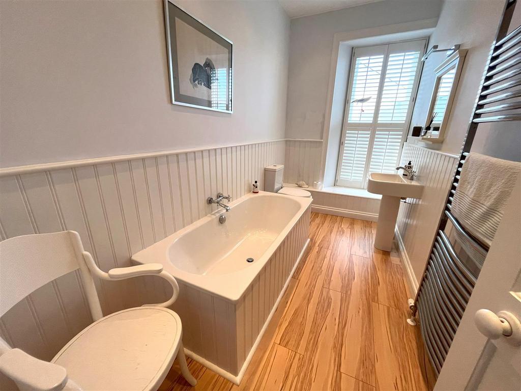 Bathroom.jpg