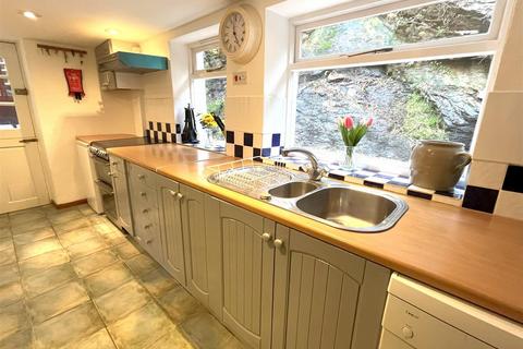 3 bedroom character property for sale, St Saviours Hill, Polruan