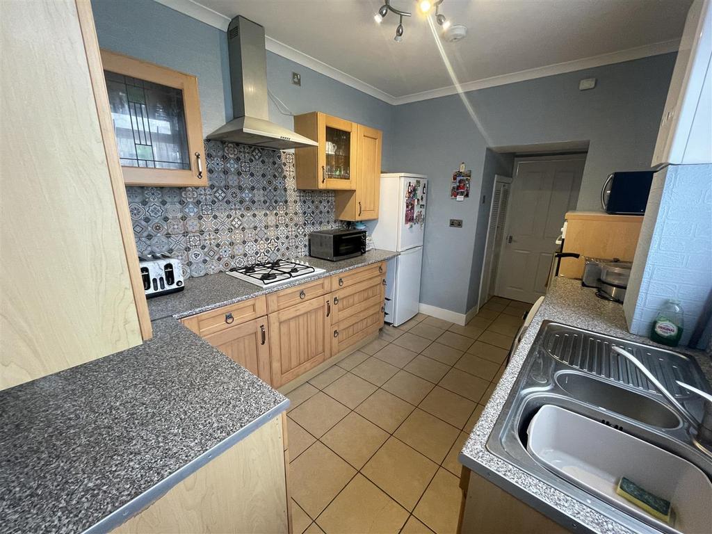 Kitchen: