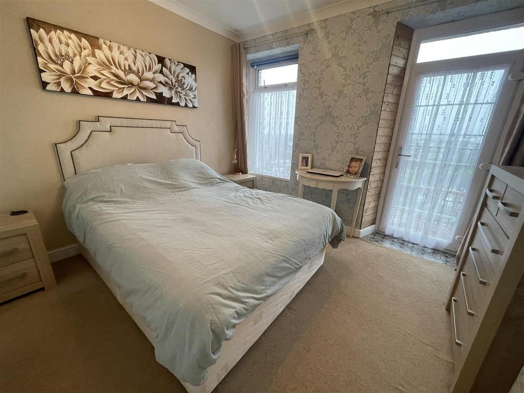 Bedroom 1: