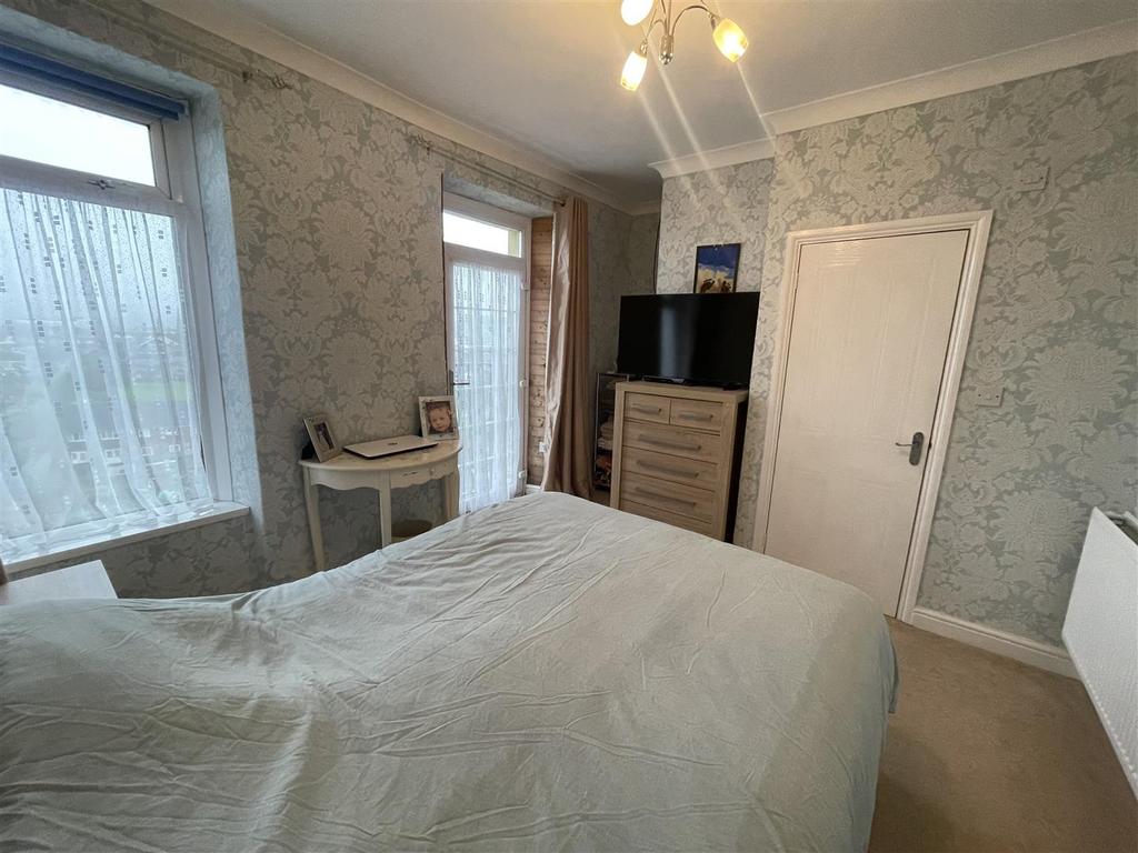 Bedroom 1: