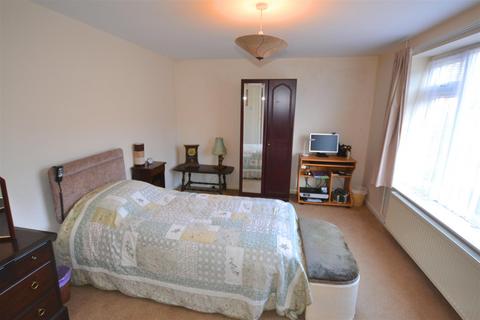 2 bedroom detached bungalow for sale, Ashleigh Avenue, Maiden Newton, Dorchester