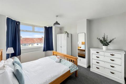 3 bedroom end of terrace house for sale - Collingwood Avenue, Kingswood, Bristol