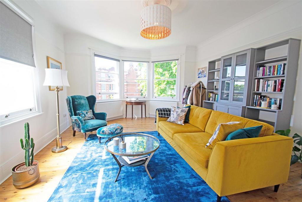 Clevedon Road, East Twickenham 4 bed penthouse to rent £4,500 pcm (£