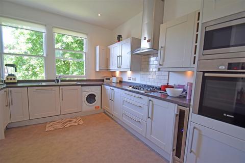 4 bedroom penthouse to rent - Clevedon Road, East Twickenham