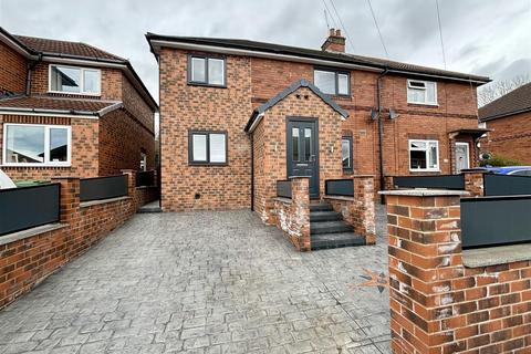 3 bedroom semi-detached house for sale, Oak Avenue, Garforth, Leeds