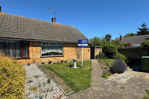 8 Cedar Grove, Burnham-on-crouch, CM0 8DQ