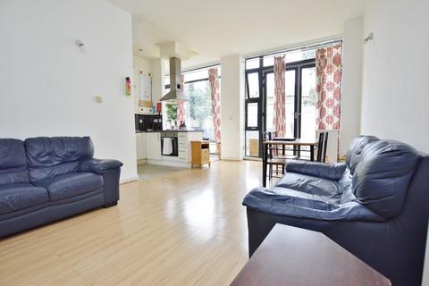 2 bedroom flat for sale, Shaftesbury Road, Forest Gate