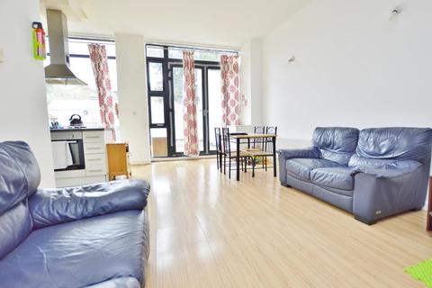 2 bedroom flat for sale, Shaftesbury Road, Forest Gate