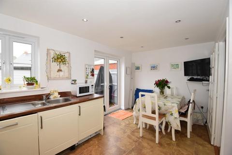 undefined, Peppiatt Close, Horley