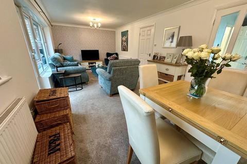 39 Clearsprings, Lightwater, GU18 5YL