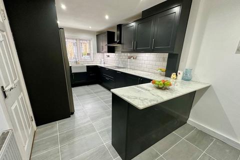 39 Clearsprings, Lightwater, GU18 5YL