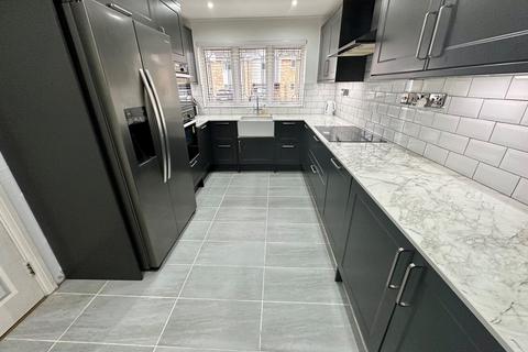 39 Clearsprings, Lightwater, GU18 5YL