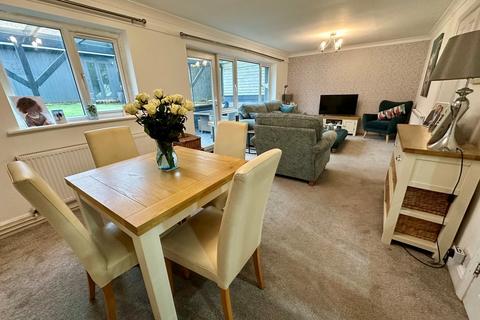 39 Clearsprings, Lightwater, GU18 5YL