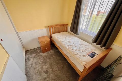2 bedroom chalet for sale, California Sands Estate, California