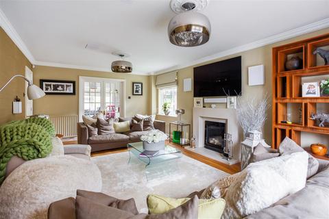 5 bedroom detached house for sale, Uplands Drive, Oxshott