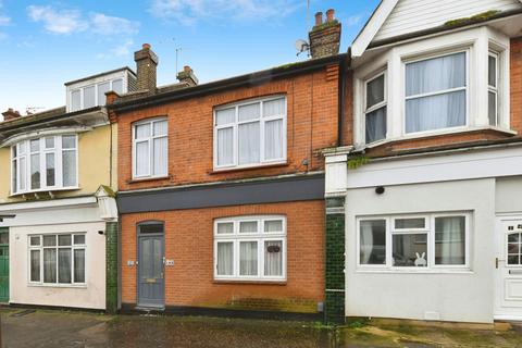 2 bedroom flat for sale, Westborough Road, Westcliff-on-sea, SS0