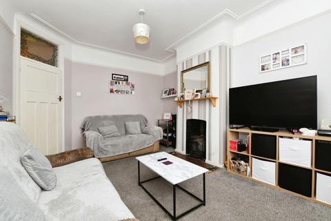 2 bedroom flat for sale, Westborough Road, Westcliff-on-sea, SS0