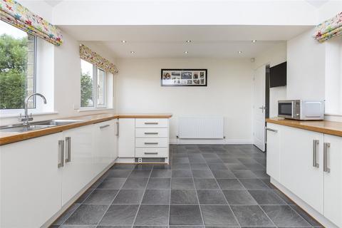 74 Adelphi Road, Huddersfield, HD3 4BB