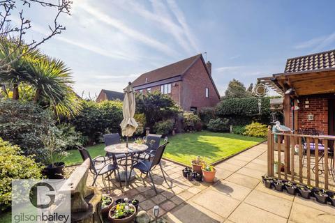 4 bedroom detached house for sale, Broadland Drive, Norwich NR13