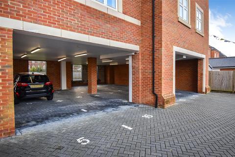 2 bedroom apartment for sale, Burke Place, Aldershot GU11