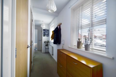 1 bedroom apartment for sale - at Hazelwick Drive, Great Denham, Luton MK40