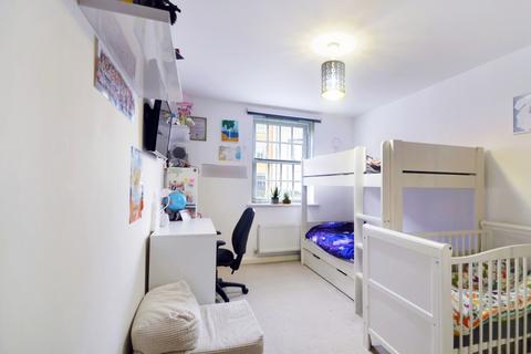 1 bedroom apartment for sale, at Hazelwick Drive, Great Denham, Bedford MK40