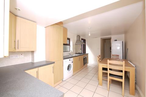 4 bedroom terraced house to rent, Louise Road, London, E15