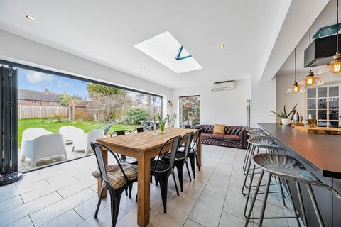 27 Cedar Way, Guildford, GU1 1JH