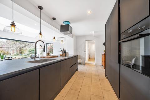 27 Cedar Way, Guildford, GU1 1JH