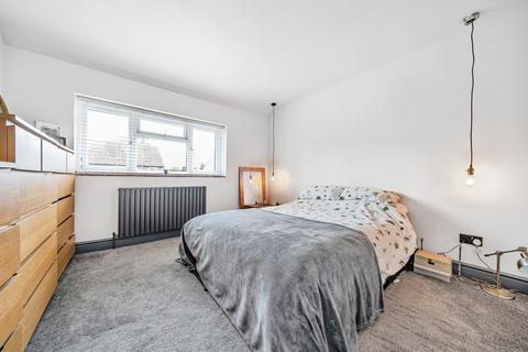 27 Cedar Way, Guildford, GU1 1JH
