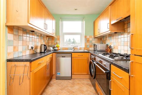 4 bedroom terraced house for sale, Pool Road, Otley, West Yorkshire, LS21