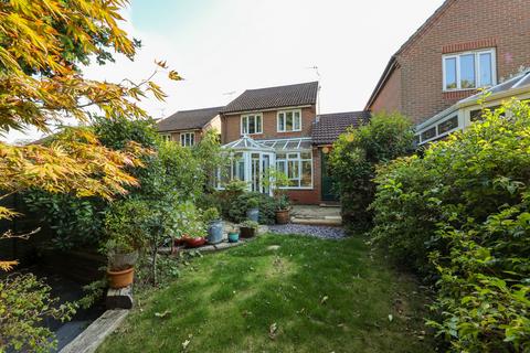 3 bedroom link detached house for sale, Wheatsheaf Close, Burgess Hill, RH15