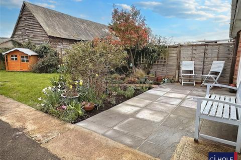 2 bedroom bungalow for sale - Laynes Road, Hucclecote, GL3