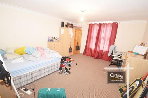 2 bedroom flat to rent, Winchester Street, SOUTHAMPTON SO15