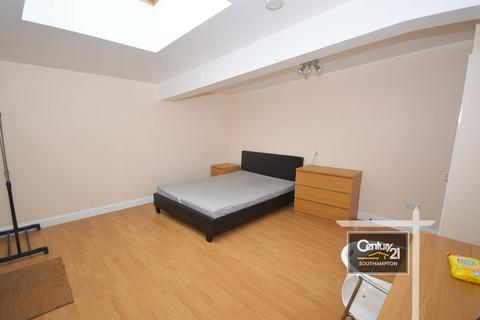 4 bedroom flat to rent, Chapel Road, SOUTHAMPTON SO14