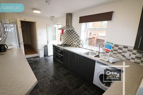 5 bedroom terraced house to rent, Lodge Road, SOUTHAMPTON SO14