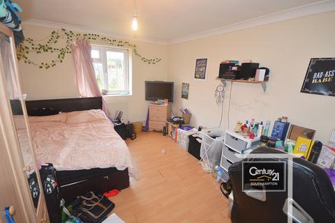 3 bedroom flat to rent, Broadlands Road, SOUTHAMPTON SO17