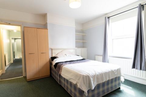 8 bedroom flat to rent, London Road, SOUTHAMPTON SO15